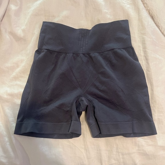Shein shorts - Picture 2 of 2